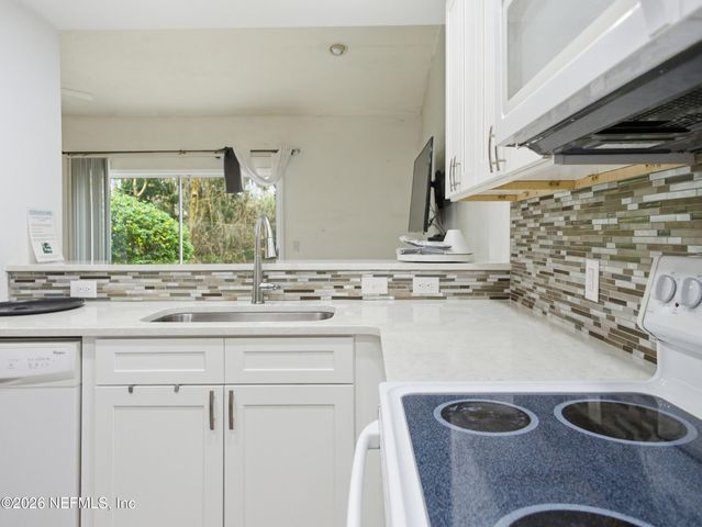 4700 SW ARCHER Road D27, Gainesville, FL 32608