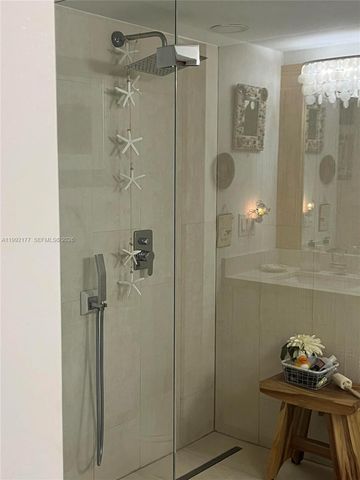 1000 Quayside Ter 1404, Miami, FL 33138