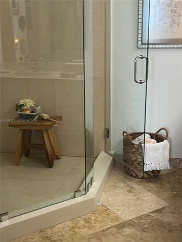 1000 Quayside Ter 1404, Miami, FL 33138