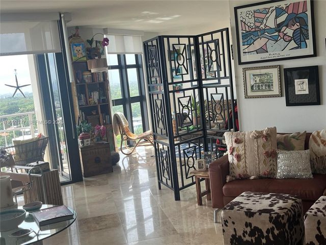 1000 Quayside Ter 1404, Miami, FL 33138