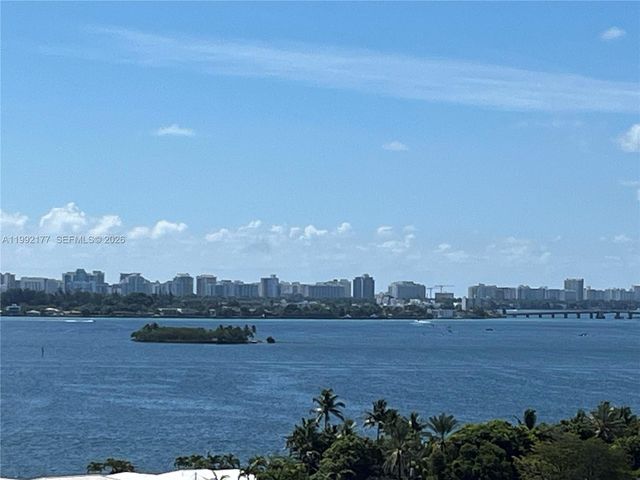 1000 Quayside Ter 1404, Miami, FL 33138