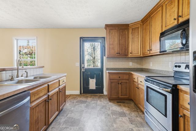 27 Larsen Ridge, Adairsville, GA 30103