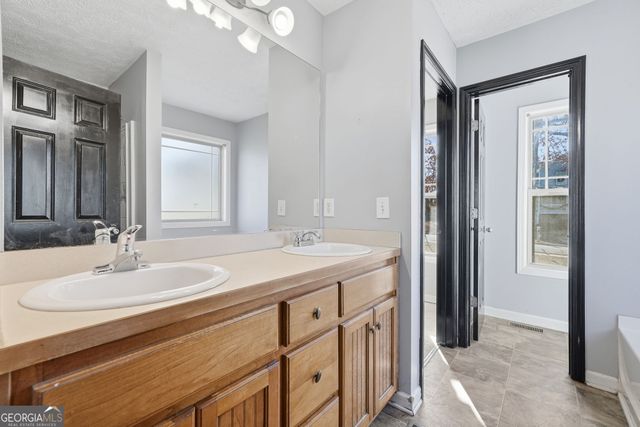 27 Larsen Ridge, Adairsville, GA 30103