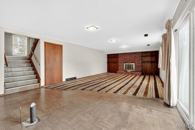 6819 Snead Court, Oakville, MO 63129