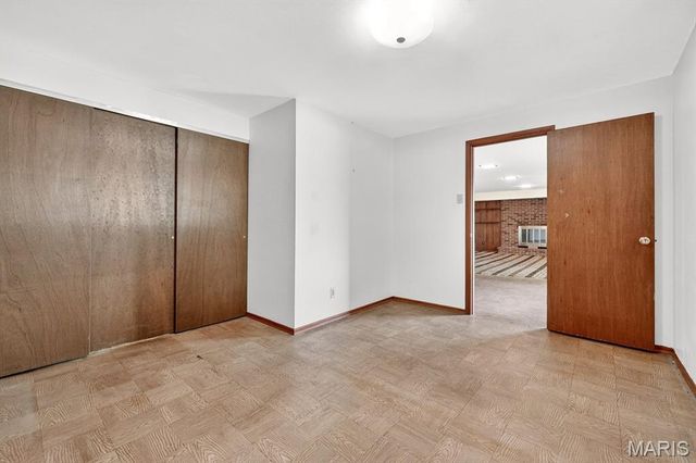 6819 Snead Court, Oakville, MO 63129