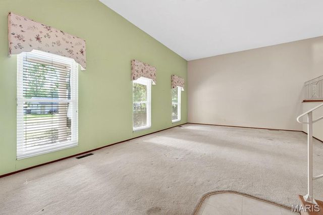 6819 Snead Court, Oakville, MO 63129