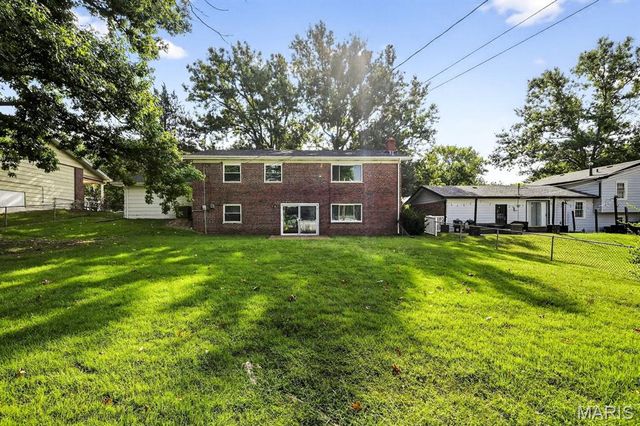 6819 Snead Court, Oakville, MO 63129