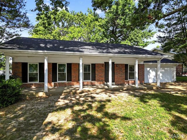 6819 Snead Court, Oakville, MO 63129