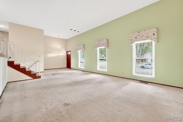 6819 Snead Court, Oakville, MO 63129