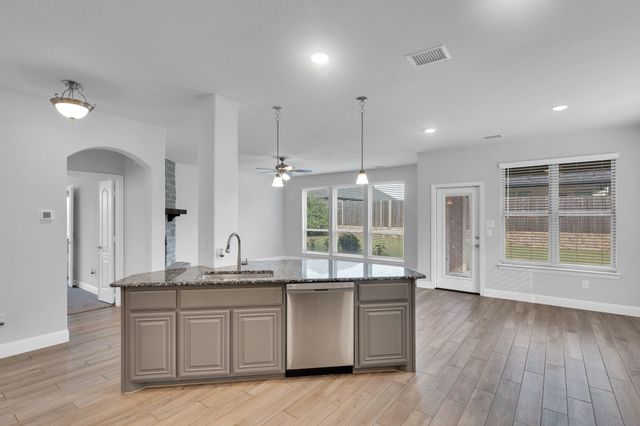 174 Half Moon Drive, Waxahachie, TX 75165