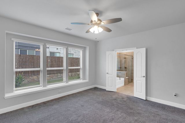 174 Half Moon Drive, Waxahachie, TX 75165