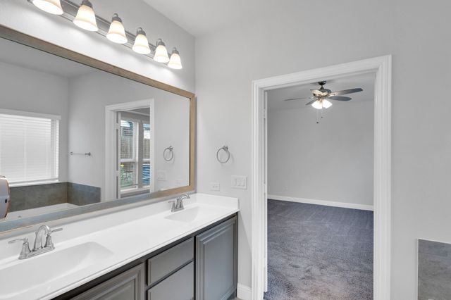 174 Half Moon Drive, Waxahachie, TX 75165