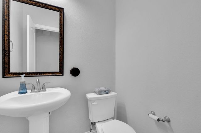 174 Half Moon Drive, Waxahachie, TX 75165