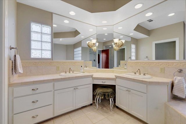 620 Lyndsey Ln, Yuba City, CA 95993