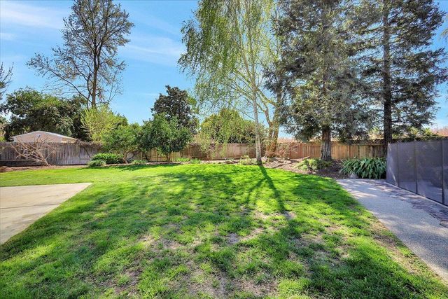 620 Lyndsey Ln, Yuba City, CA 95993