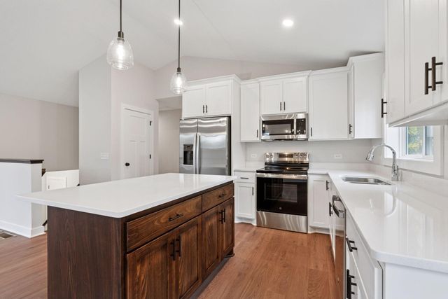 826 104th Avenue NW, Coon Rapids, MN 55433