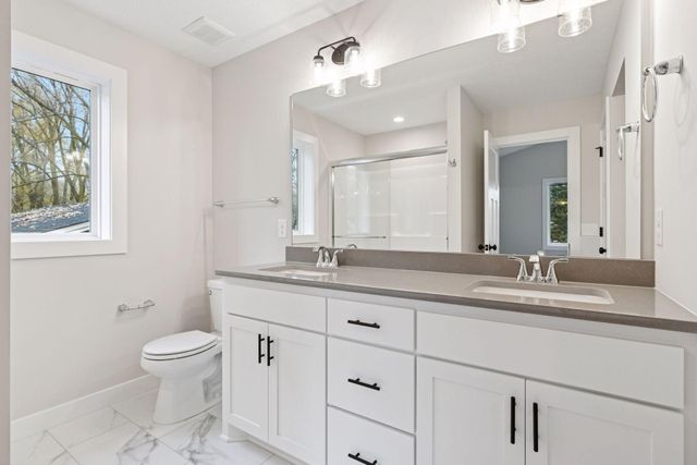 826 104th Avenue NW, Coon Rapids, MN 55433