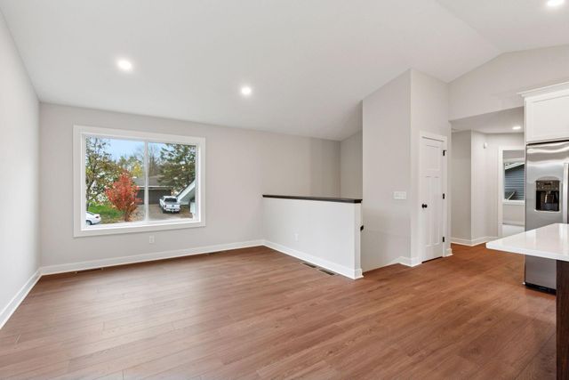 826 104th Avenue NW, Coon Rapids, MN 55433