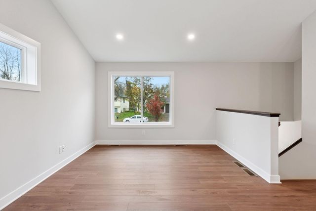 826 104th Avenue NW, Coon Rapids, MN 55433