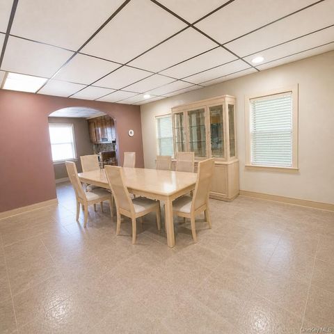 16422 Grand Central Parkway, Jamaica Hills, NY 11432