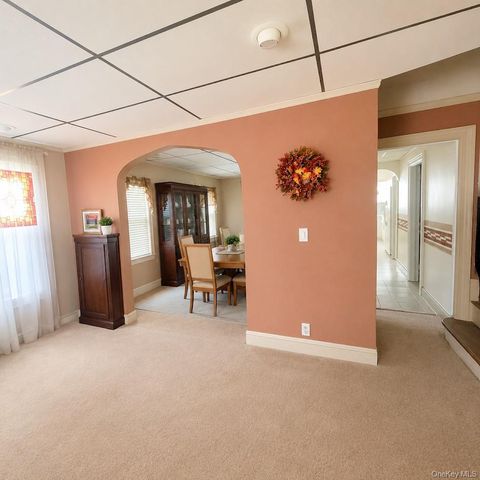 16422 Grand Central Parkway, Jamaica Hills, NY 11432