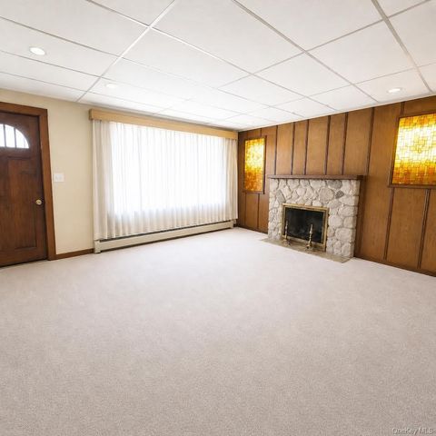 16422 Grand Central Parkway, Jamaica Hills, NY 11432