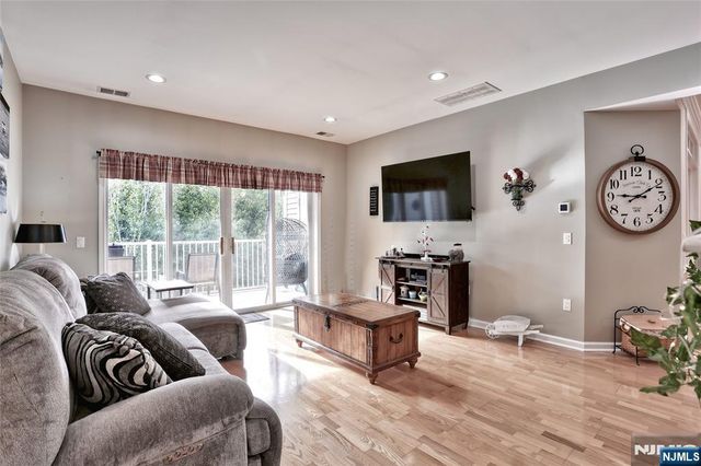 8415 Warrens Way, Wanaque, NJ 07465