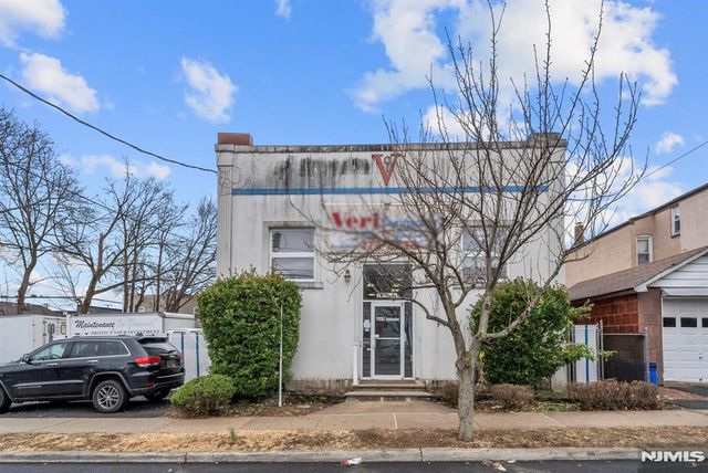 42 Home Place 40, Lodi, NJ 07644