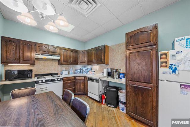 42 Home Place 40, Lodi, NJ 07644