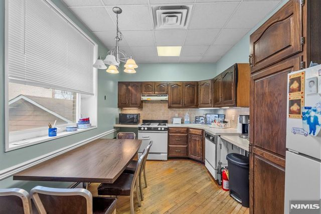 42 Home Place 40, Lodi, NJ 07644