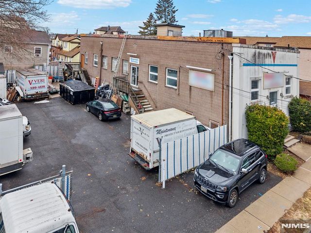 42 Home Place 40, Lodi, NJ 07644