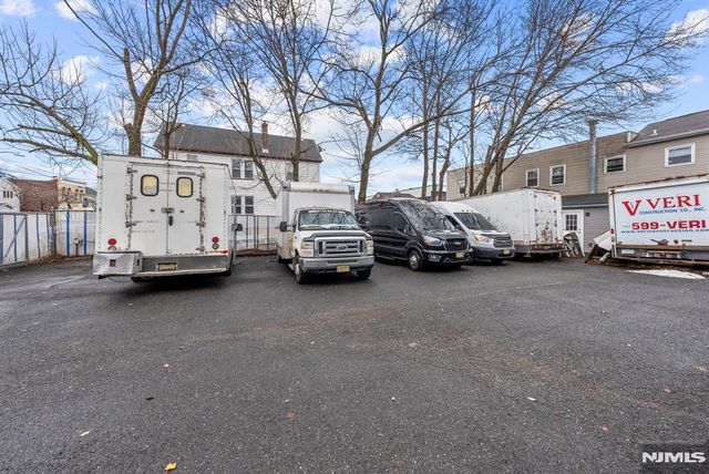 42 Home Place 40, Lodi, NJ 07644