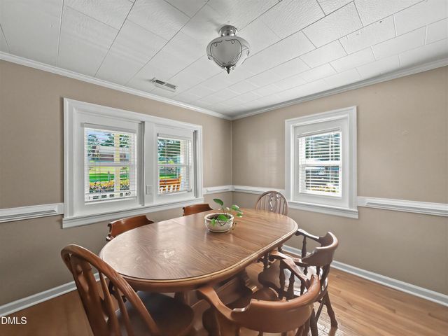 4386 S Highway 301 E, Four Oaks, NC 27524