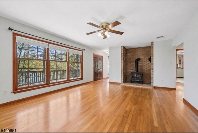 137 S Shore Rd, Byram Twp., NJ 07821