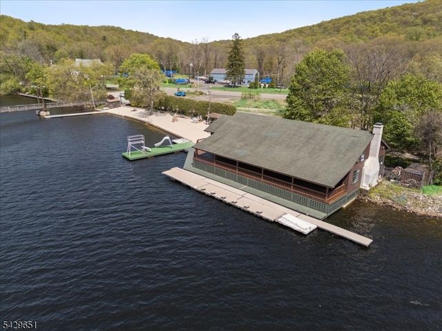 137 S Shore Rd, Byram Twp., NJ 07821