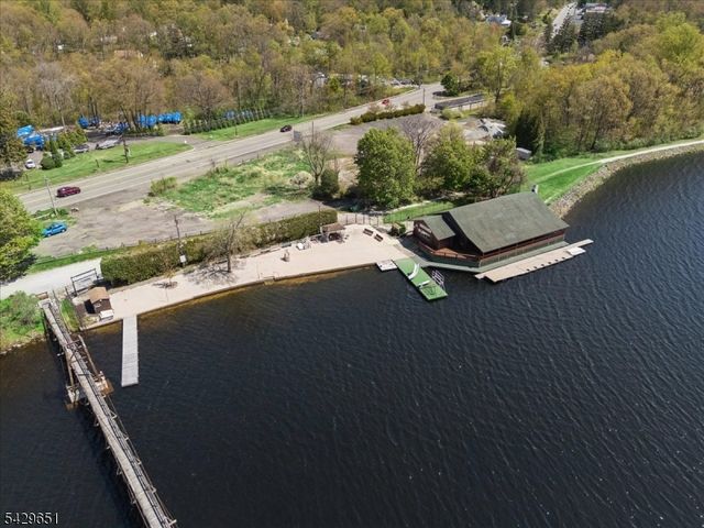 137 S Shore Rd, Byram Twp., NJ 07821