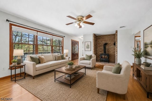 137 S Shore Rd, Byram Twp., NJ 07821