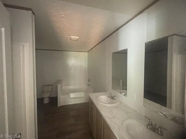 484 Avenue K, Lexington, NC 27292