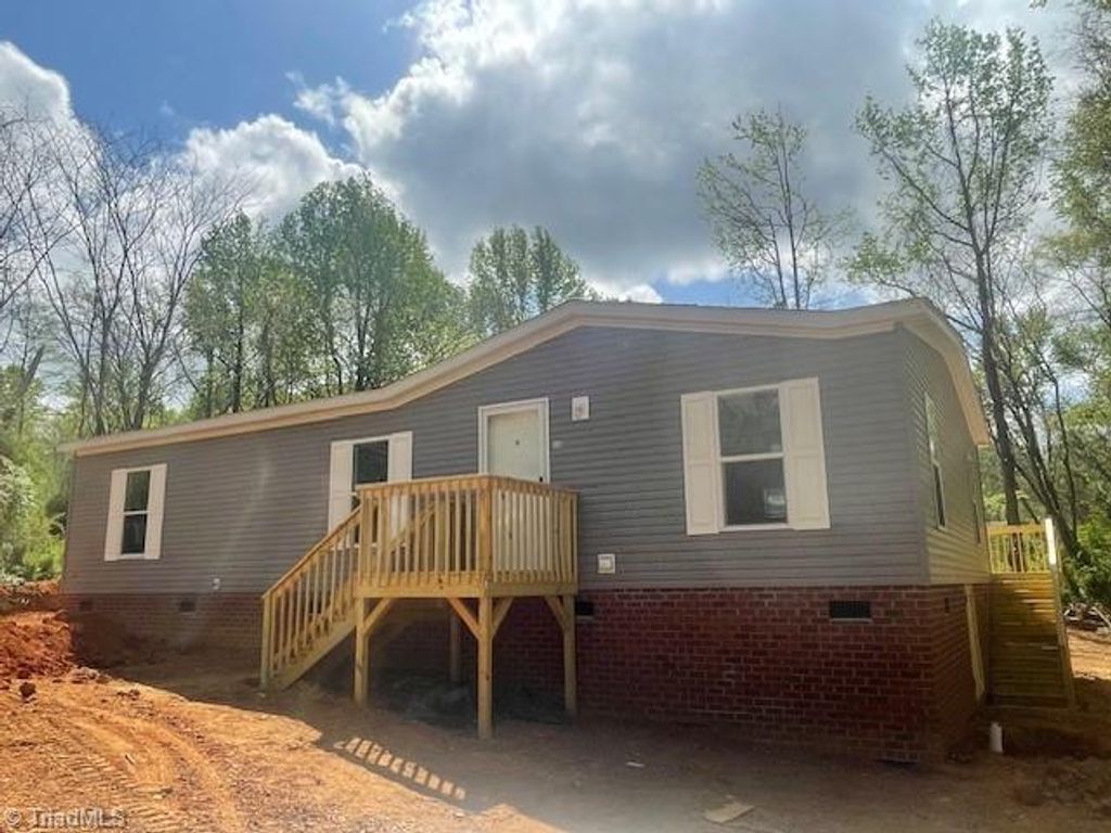 484 Avenue K, Lexington, NC 27292