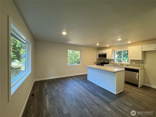 115 Clark Creek Lane, Longview, WA 98632