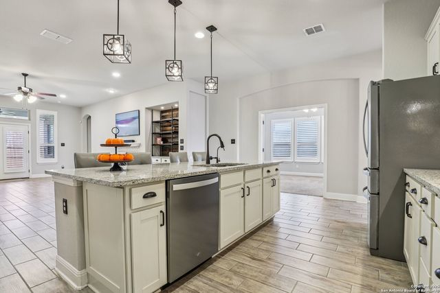 1073 Stone Crossing, New Braunfels, TX 78132