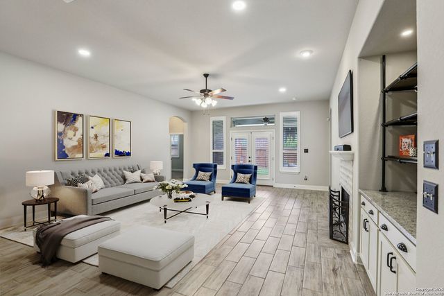 1073 Stone Crossing, New Braunfels, TX 78132