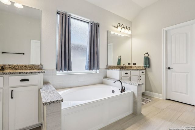 1073 Stone Crossing, New Braunfels, TX 78132