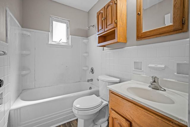 7111 Carnation Avenue, Deer Park, OH 45236