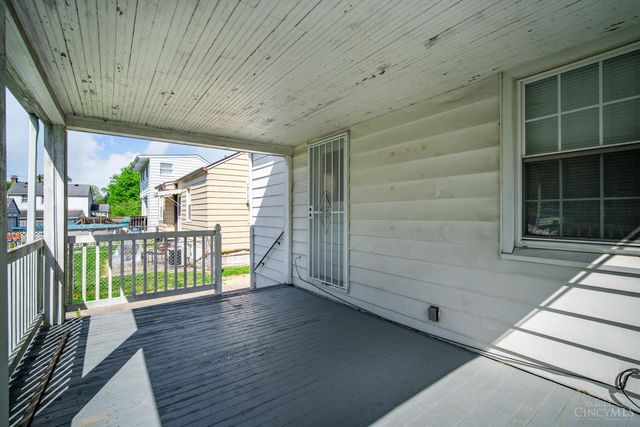 7111 Carnation Avenue, Deer Park, OH 45236