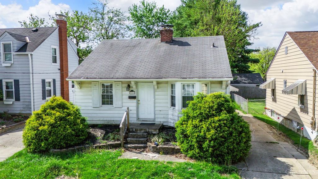 7111 Carnation Avenue, Deer Park, OH 45236