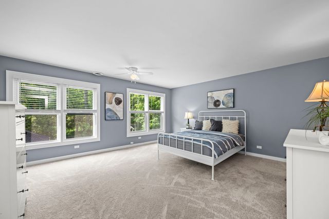 331 E Russell Street, Barrington, IL 60010