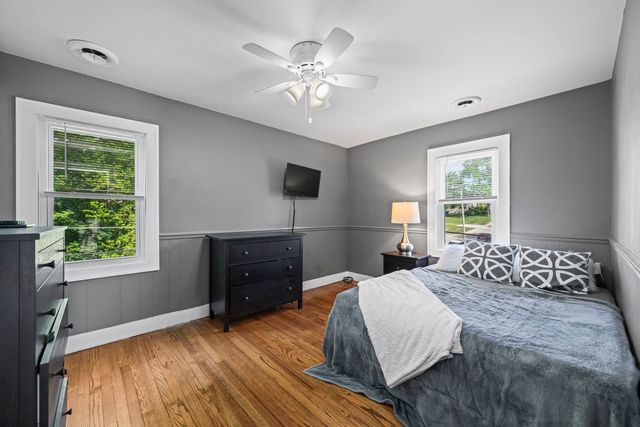 331 E Russell Street, Barrington, IL 60010