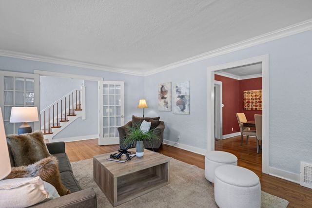 331 E Russell Street, Barrington, IL 60010