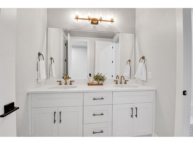 1700 Arrowpoint Ct, Franktown, CO 80116